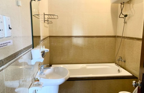 Phuong 10 Hotel | Nhat Huy Hotel