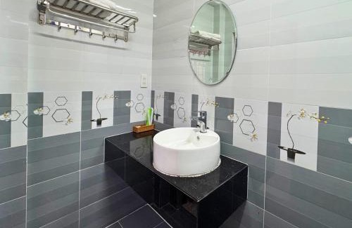 Phuong Hotel | Nhat Quynh Hotel