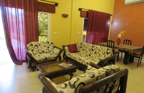 Thies Nord Villa | NIANING: Villa amueblada 100 m del mar
