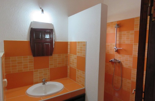 Thies Nord Villa | NIANING: Villa amueblada 100 m del mar