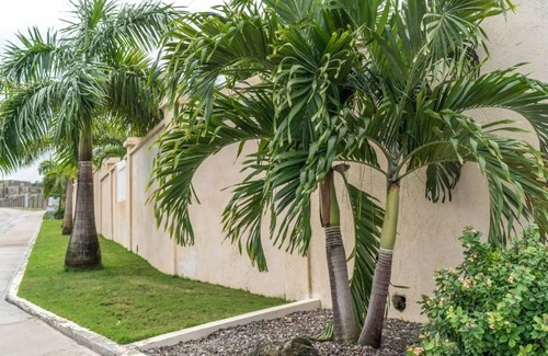 IronShore Estates Apartamento | Nianna Coral Bay Splendid Townhouse- 4
