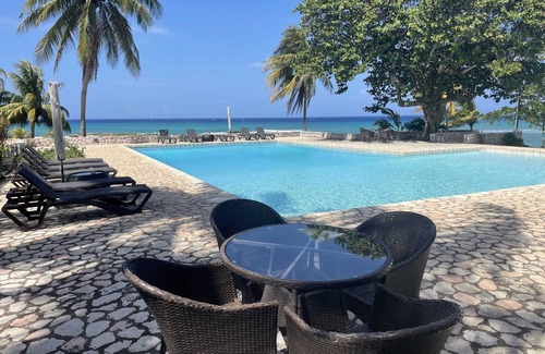 IronShore Estates Apartamento | Nianna Coral Bay Splendid Townhouse- 4