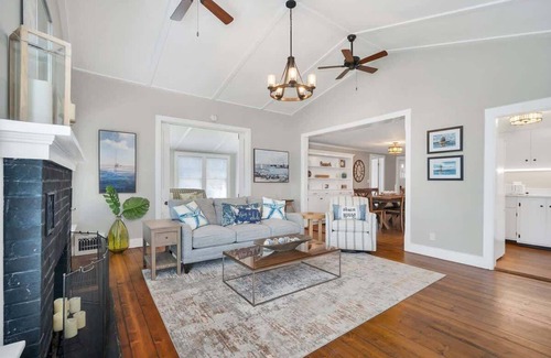 Niantic Casa | Niantic Cove Waterfront Escape: Relax & Unwind