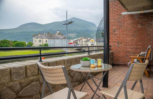 Newcastle Apartamento | NIapartments Coastal retreat with Mountain views