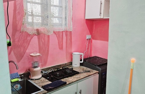 Alimosho Apartamento | Nice 1 bedroom Pent House area of an apartment..Having it own separate entrance
