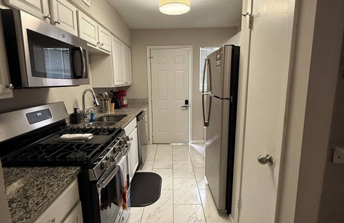 Uptown Apartamento | Nice 2-bedroom apartment in lovely Memphis with WiFi, AC