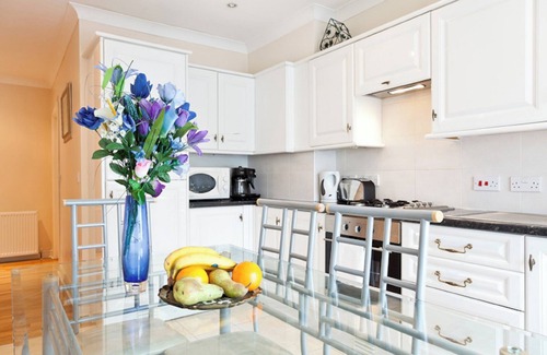 Edmonton Apartamento | Nice 2-bedroom apartment convenient for centre and close to Tottenham stadium