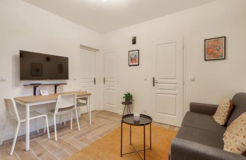 Aubervilliers Apartamento | Nice 2BR apartment for 4 people