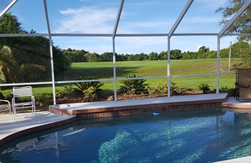 White Marsh Villa | Niza frente a la piscina 3 habitaciones y 2 baños Golf View Villa Sur