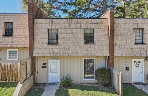 Morrow Casa | Nice 3 Bed townhome with in Morrow conveniently located/Free Wi-Fi !