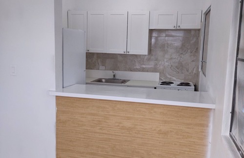 Frederiksted Southeast Apartamento | Nice 3-bedroom apartment with AC in charming, downtown Frederiksted.