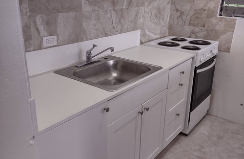 Frederiksted Southeast Apartamento | Nice 3-bedroom apartment with AC in charming, downtown Frederiksted.