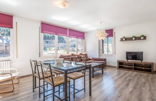 Incles Apartamento | 3 Bedroom Apartment, Incles. HUT1-005035