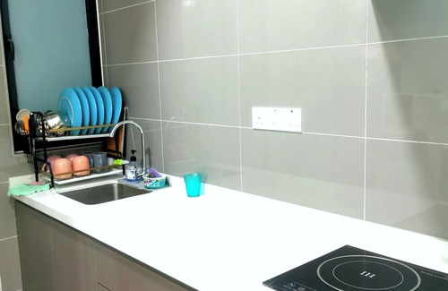Kuala Lumpur Condominio | Nice 3-bedroom condo with beautiful and fun swimming pool in North Kuala Lumpur