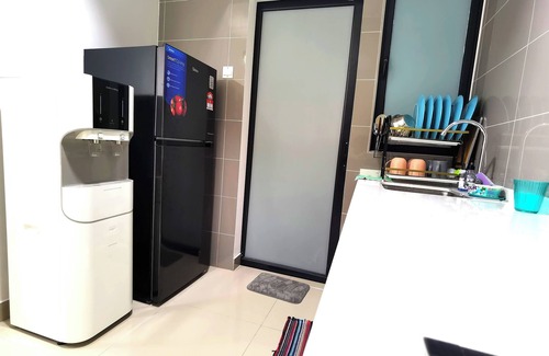 Kuala Lumpur Condominio | Nice 3-bedroom condo with beautiful and fun swimming pool in North Kuala Lumpur