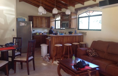 Sámara Casa | BONITA CASA MODERNA DE 3 DORMITORIOS CON PISCINA