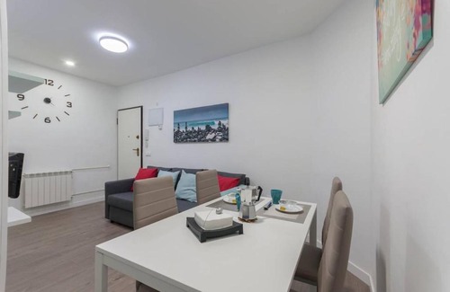Pacifico Apartamento | Nice and calm apartment near Retiro, Madrid GRA