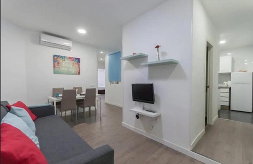 Pacifico Apartamento | Nice and calm apartment near Retiro, Madrid GRA