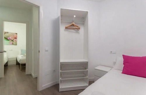 Pacifico Apartamento | Nice and calm apartment near Retiro, Madrid GRA