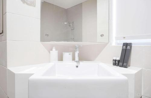 Ragunan Apartamento | Nice and Comfort 2BR at Pejaten Park Apartment By Travelio
