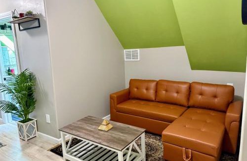 Buffalo Apartamento | Nice and cozy whole house 25min to Niagara falls