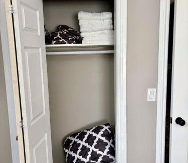 Buffalo Apartamento | Nice and cozy whole house 25min to Niagara falls