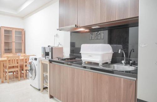 Pancoran Apartamento | Nice and Elegant 1BR at L'avenue Pancoran Apartment By Travelio
