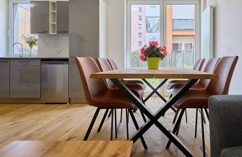 Svoboda nad Upou Apartamento | Hermoso apartamento para 4 personas con WIFI, TV, terraza y aparcamiento