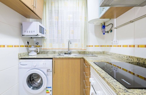 Cabanes Apartamento | Hermoso apartamento para 4 personas con piscina, A/C, TV, terraza, mascotas permitida y aparcamiento