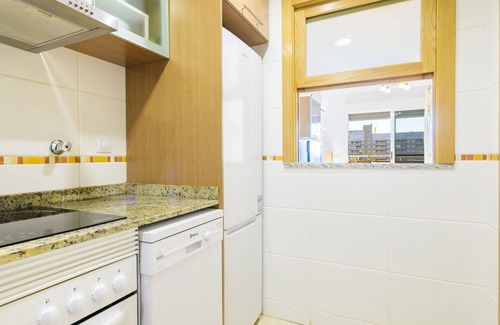 Cabanes Apartamento | Hermoso apartamento para 4 personas con piscina, A/C, TV, terraza, mascotas permitida y aparcamiento