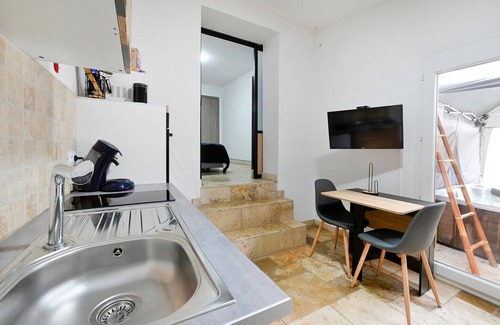 Jonquieres-Saint-Vincent Apartamento | Bonito apartamento en.