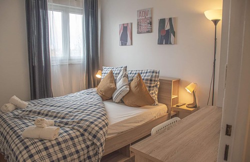 Villeneuve-la-Garenne Apartamento | Nice Apartement in Paris-Apartamento-Apartamento-Baño con bañera-Vista a la C...