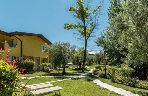 Crociale Apartamento | Bonito apartamento con piscina, A/C, WIFI, TV, balcón, mascotas permitida y aparcamiento