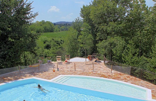 Crociale Apartamento | Bonito apartamento con piscina, A/C, WIFI, TV, balcón, mascotas permitida y aparcamiento