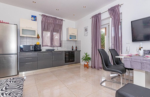Sibenik Apartamento | Bonito apartamento en Dubrava, cerca de.