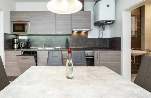 Loucna Pod Klinovcem Apartamento | Hermoso apartamento para 5 personas con WIFI, TV y aparcamiento