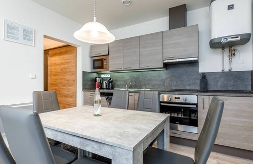 Loucna Pod Klinovcem Apartamento | Hermoso apartamento para 5 personas con WIFI, TV y aparcamiento