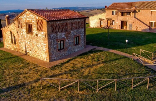 Ponte di Gabbiano Villa | Apartamento en villa con WIFI, piscina, TV, mascotas permitida, aparcamiento, cerca de Siena
