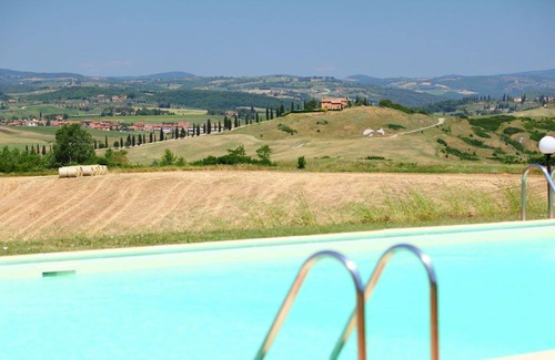 Ponte di Gabbiano Villa | Apartamento en villa con piscina, WIFI, TV, patio, mascotas permitida, aparcamiento, cerca de Siena