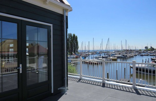 Uitdam Apartamento | Bonito apartamento para 8 personas con piscina, WIFI, TV, terraza y aparcamiento
