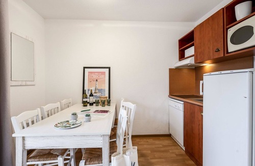 Le Verdon-sur-Mer Apartamento | Bonito apartamento para 8 personas con piscina, WIFI, TV, terraza, mascotas permitida y aparcamiento