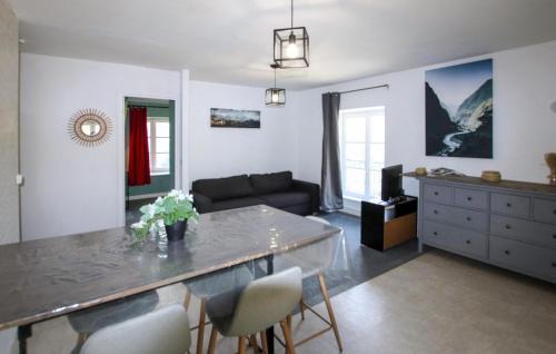 Saint-Germain-Laprade Apartamento | Nice Apartment In Saint-Germain-La-Prade