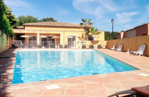 La Rouviere Apartamento | Acogedor apartamento con WIFI, A/C, piscina, TV, patio, mascotas permitida y aparcamiento
