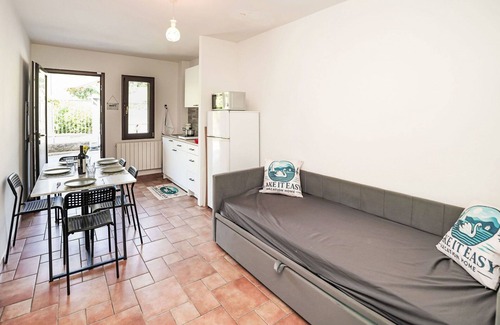 Castello Apartamento | Bonito apartamento para 5 personas con piscina, WIFI, TV y aparcamiento