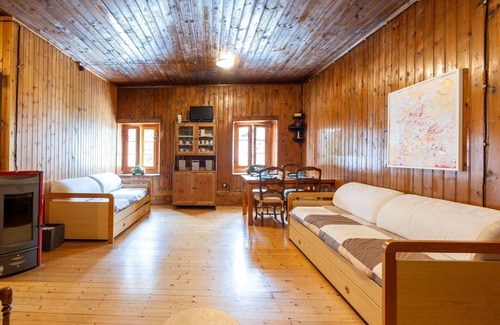 Campodolcino Apartamento | Hermoso apartamento para 4 personas con WIFI, TV, mascotas permitida y aparcamiento