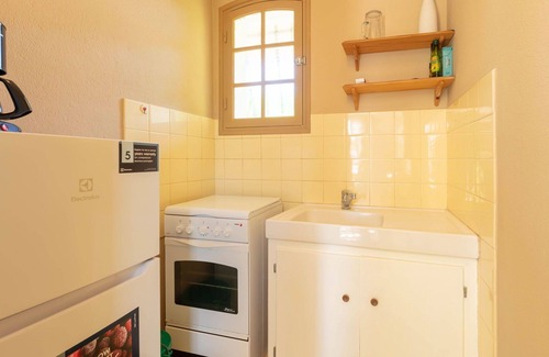 Toulon - Hyeres Apartamento | Precioso apartamento para 2 personas con WIFI, TV, patio y mascotas permitida