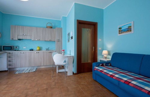 Omegna Apartamento | Precioso apartamento para 2 personas con WIFI, TV, patio, mascotas permitida y aparcamiento