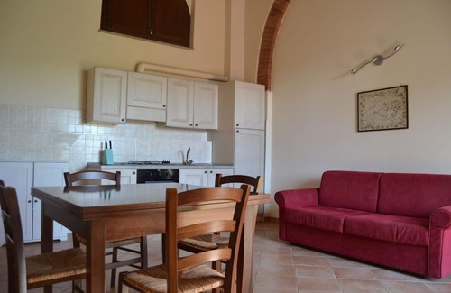 Casalappi Otro | Acogedor apartamento para 3 personas con piscina, A/C, TV, vista panorámica y aparcamiento