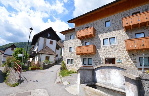 Ovaro Apartamento | Hermoso apartamento para 4 personas con WIFI, TV, patio, mascotas permitida y aparcamiento