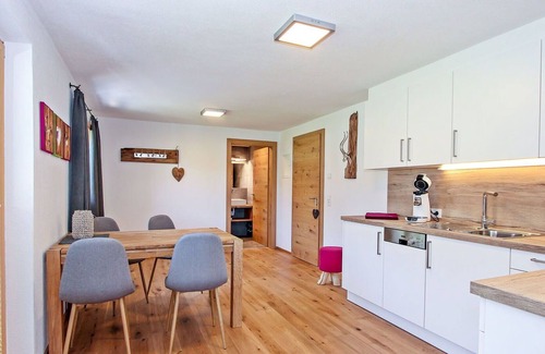 Mosern Apartamento | Precioso apartamento con WIFI, TV, terraza, mascotas permitida, vista panorámica y aparcamiento